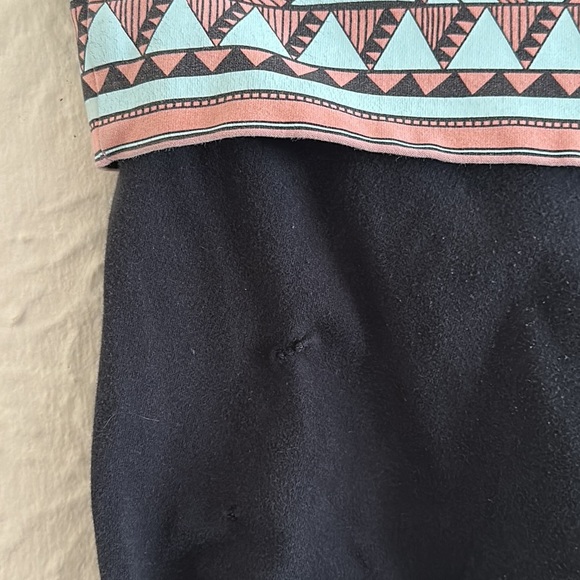 Victoria’s Secret Pink Yoga Cropped Leggings Black Fold Over Waistband Blue Logo - Picture 6 of 7